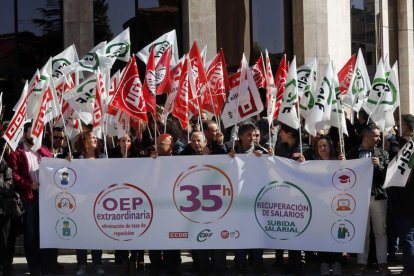 Manifestación de funcionarios en León.