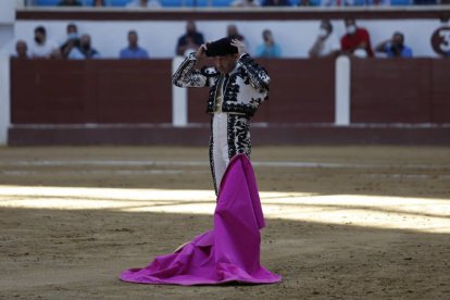 Toros en León. F. Otero Perandones.