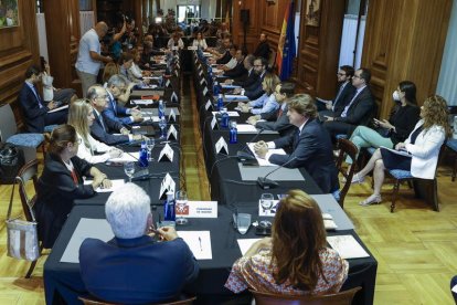 Rodríguez, en la Conferencia para Asuntos Relacionados con la UE con los consejeros de las autonomías. M. TOÑA