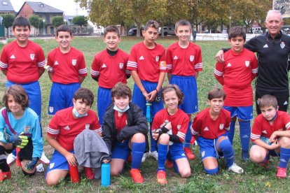 Equipo de El Recreo Ponferrada que milita en el grupo 2 de la 3ª División Provincial Infantil. M. MACÍAS