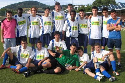 Formación del Flores del Sil, campeón de la categoría juvenil.