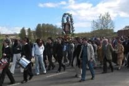 Santo Toribio es honrado por Astorga y San Justo de la Vega como aparece en la foto de una procesión