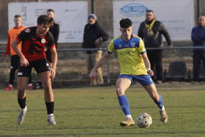 El equipo leonés despide el año en los puestos de cabeza. MARCIANO