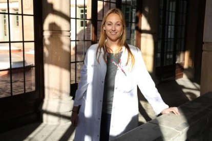 La psiquiatra Aina Fernández Vidal, en el Hospital de Sant Pau, de Barcelona.