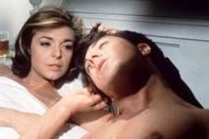 Ann Bancroft junto a Dustin Hoffman en una escena de «El graduado»