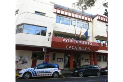 Imagen exterior del Ayuntamiento de Cacabelos.