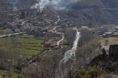 Desembalse en el pantano de Barrios de Luna. RAMIRO