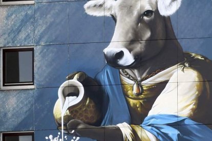 Mural sobre el recurso de la alimentación. EFE