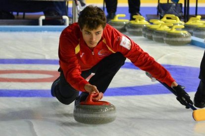 De Paz se erigió en uno de los líderes del Txuri Berri en la Swiss Cup celebrada en la localidad de Basel. DL