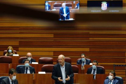 Igea, en el pleno de las Cortes de ayer. NACHO GALLEGO