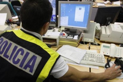 Un agente de la Policía Nacional en una imagen de archivo.