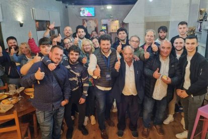 Los populares celebraron la victoria en el municipio. DL