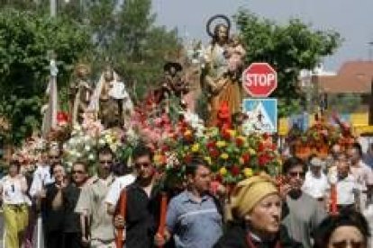 Las imagenes formaron el núcleo central de la procesión