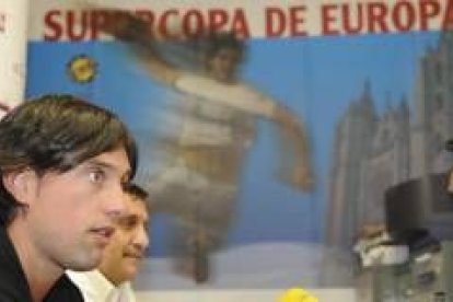 El berciano Jorge García Vega, uno de los refuerzos del Ademar que también estará en Europa