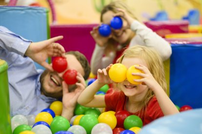 La apertura de dos parques indoor permitiría a los más pequeños su uso en los meses más fríos. UPL .