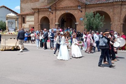 Procesión de ayer en Villademor de la Vega. DL