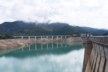 El embalse de la Baells, en Barcelona, el martes, que está al 25,8 % de su capacidad. SIU WU