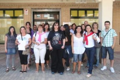 Foto de grupo de los alumnos de FP que ayer se examinaron, a las puertas del centro.