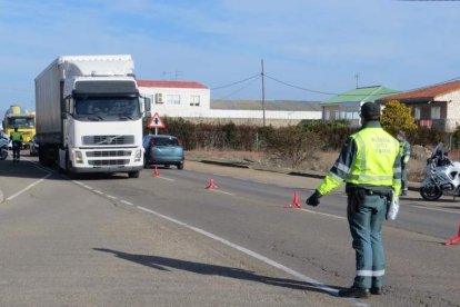 Imagen de un control de transportes facilitada por la Guardia Civil. SUBDELEGACIÓN DEL GOBIERNO