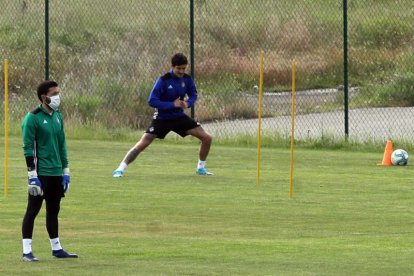 Maxi Villa hace un recorrido con balón. A. BARREDO