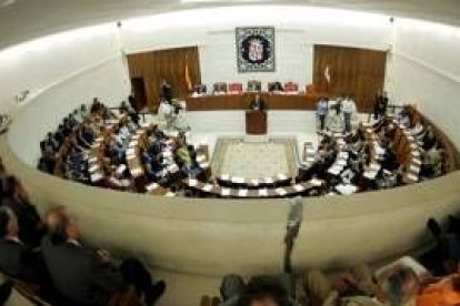 Vista del hemiciclo de las Cortes durante el debate sobre el estado de la comunidad