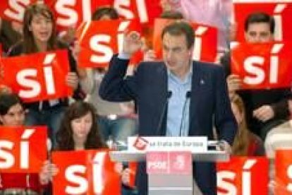 Zapatero defendió ayer el «sí» a la Constitución europea en Vigo