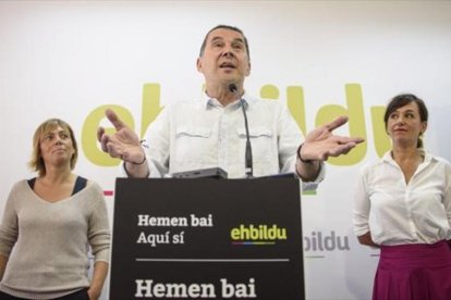 El aspirante de EH Bildu a lendakari, Arnaldo Otegi, en una comparecencia ante la prensa en Bilbao.