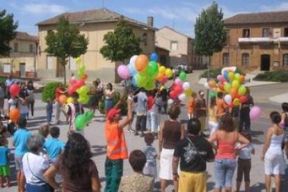 Imagen de la suelta de globos en una edición pasada de la fiestas de San Juan Degollado.