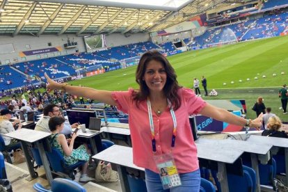 La periodista de Ponferrada Amalia Fra sigue el Mundial Femenino para el diario deportivo AS y cree que España aspira al título. AS