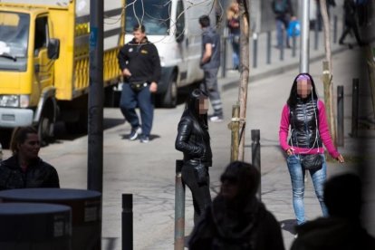 Prostitución en una calle de Barcelona