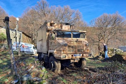 Un enorme camión Pegaso ha servido de generador para la producción de la película. CFC