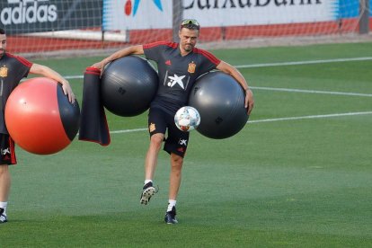 Luis Enrique durante el entrenamiento de este lunes de la selección española