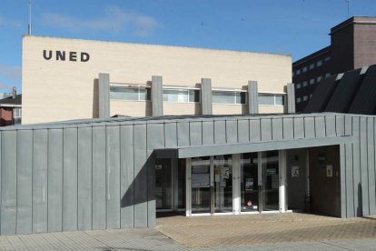 La jornada de debate será en la Uned de Ponferrada. L. DE LA MATA