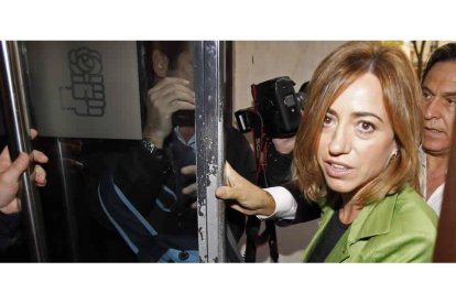 Carme Chachón a su llegada ayer a la reunión de la ejecutiva en Ferraz.