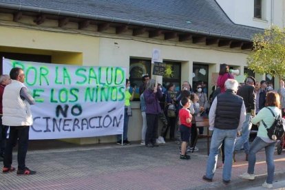 Un momento de la protesta vecinal.