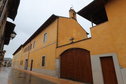 El Hospital de la Reina de Ponferrada fue fundado en 1498. Hoy es un centro renovado. L. DE LA MATA