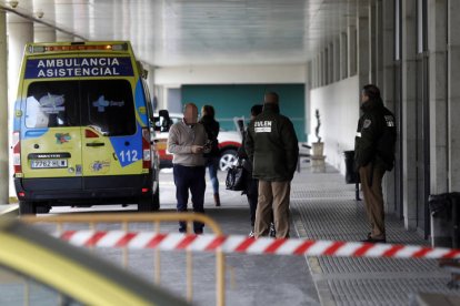 Imagen del Hospital de León, ayer. MARCIANO PÉREZ