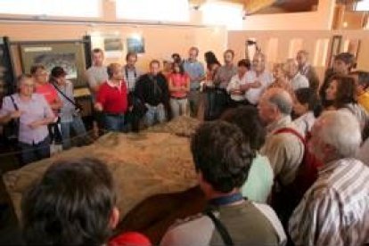 Asistentes a la ponencia de la jornada de ayer sobre minería en Fabero