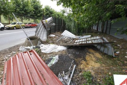 Interior del espciao que ha permanecido vallado durante una década por falta de acuerdo