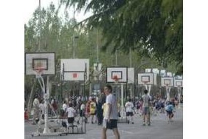 Los deportes tienen su fiesta de final de curso en Municipalia, ubicada en el Paseo de Papalaguinda