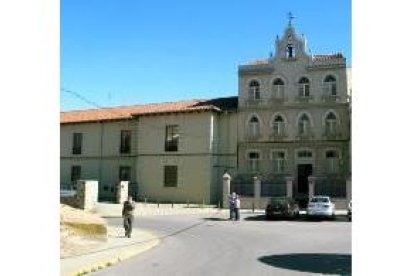 El hospital de las Cinco Llagas y el edificio de las Siervas de María