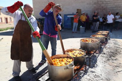 La comida de hermanamiento pondrá el broche de oro a las fiestas en Matanza de los Oteros el próximo martes. RAMIRO