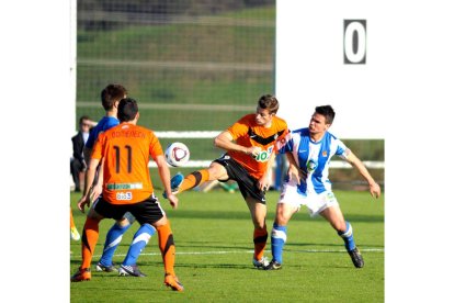 Mayordomo inauguró el marcador en el triunfo del 2011 por 0-3 ante la Real Sociedad B. DL