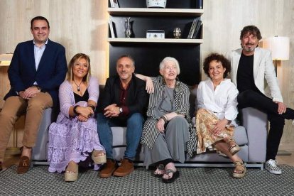 Formación actual de Mocedades, con el leonés José Miguel González (izda.) que estará en León el próximo 1 de mayo. DL