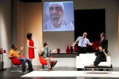 Una escena de la comedia «El jefe de todo esto», que podrá verse hoy en León