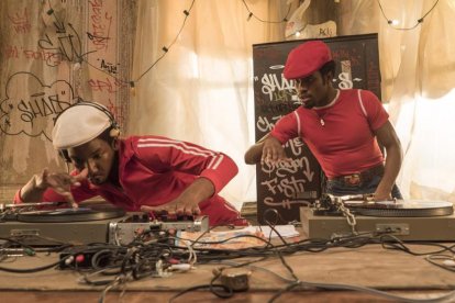 Una escena de la serie 'The get down', ficción que narra el despegue del hip-hop neoyorquino en los años 70.