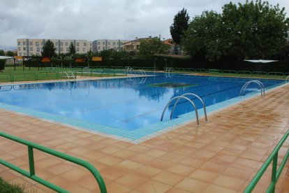 Piscinas de Astorga. A VALENCIA