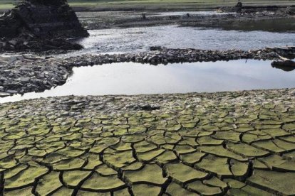 Embalse de Belesar, a los pies del río Miño (Lugo), el pasado septiembre, antes de las lluvias