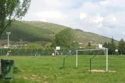 Parte de las amplias instalaciones del polideportivo de Cistierna