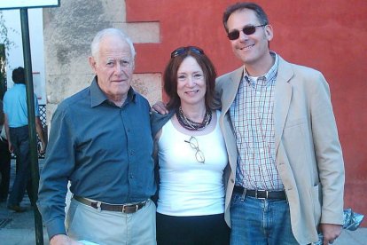 James Salter, su esposa y su traductor al español, el también novelista y poeta Eduardo Jordá